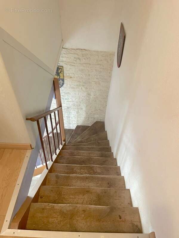 Maison à SAINTE-RADEGONDE-DES-NOYERS