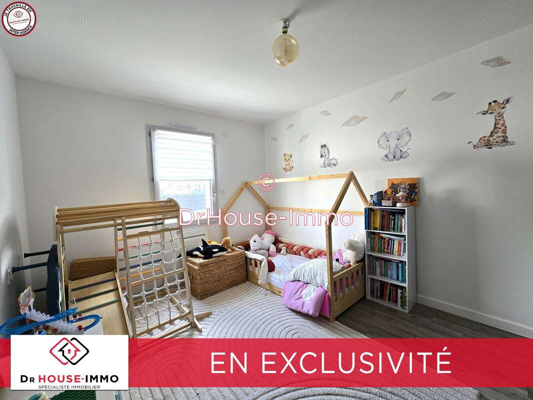 Maison à SAINTE-NEOMAYE