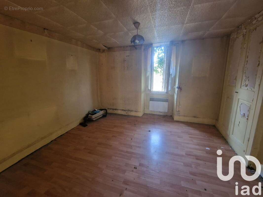 Maison 88 m² à Stigny  - photo 5