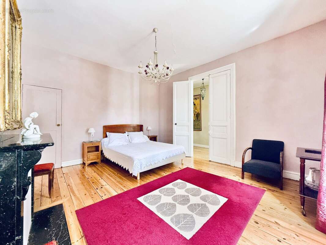 Ensemble immobilier de caractère au cœur d'un village du Minervois - photo 4