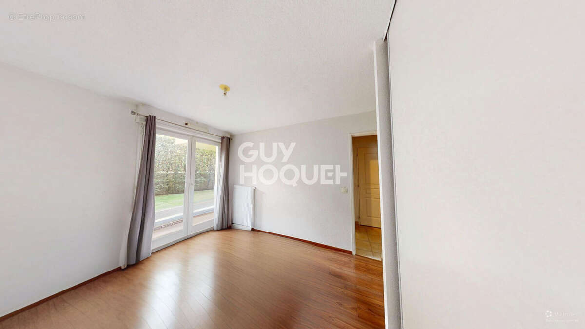 Appartement à CRUSEILLES