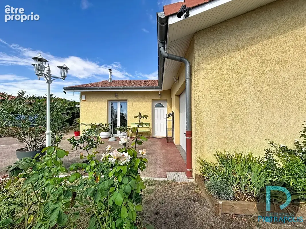 Maison 92 m² à Biziat  - photo 2