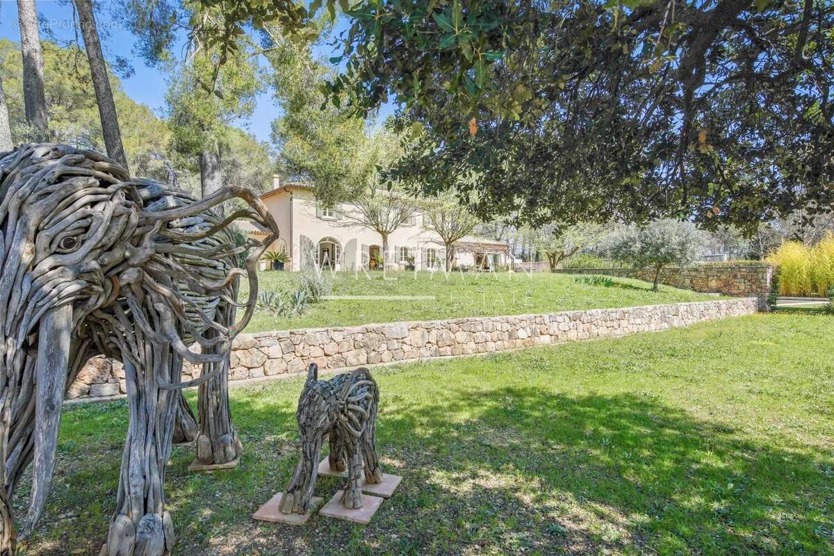 Maison à TRANS-EN-PROVENCE