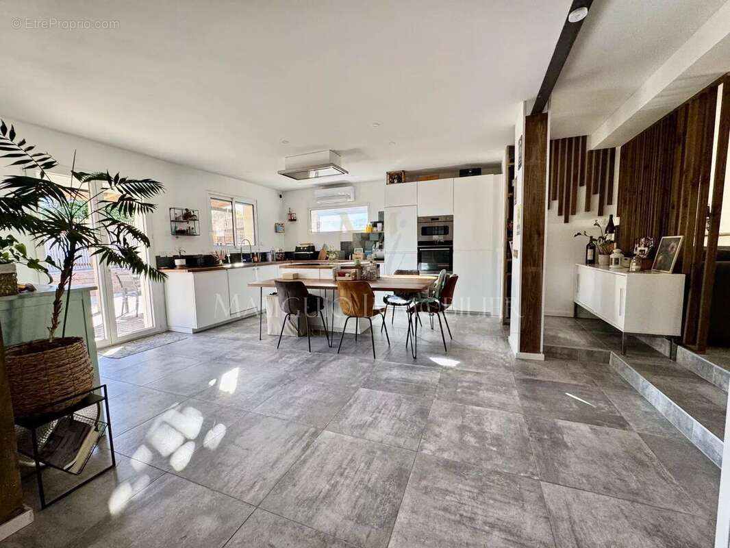 Maison à CASTELNAU-LE-LEZ