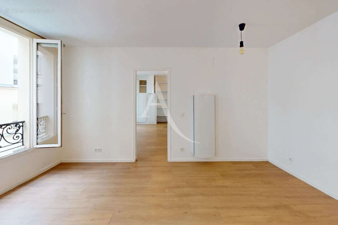 Appartement à PARIS-11E
