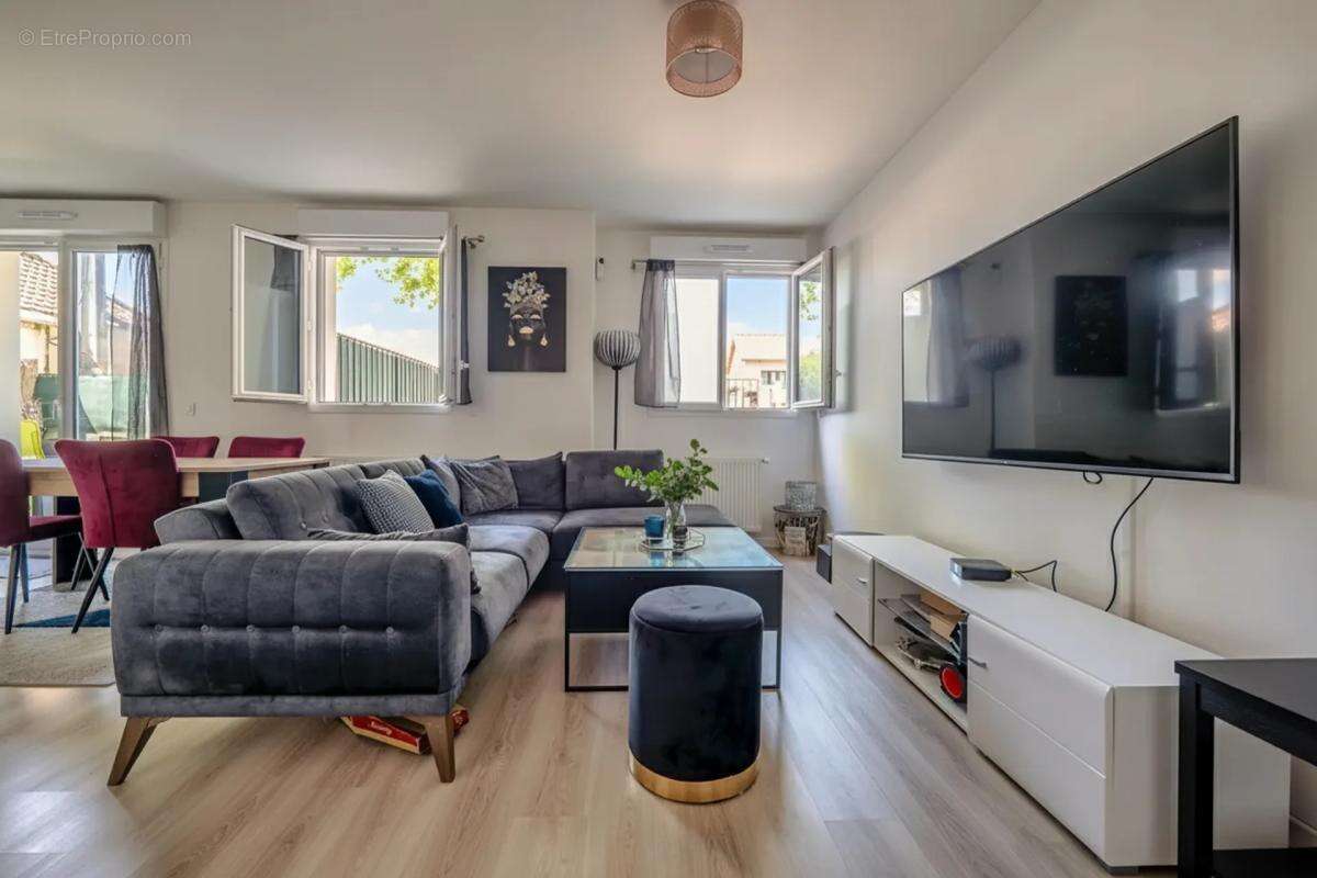 Appartement à VAUJOURS