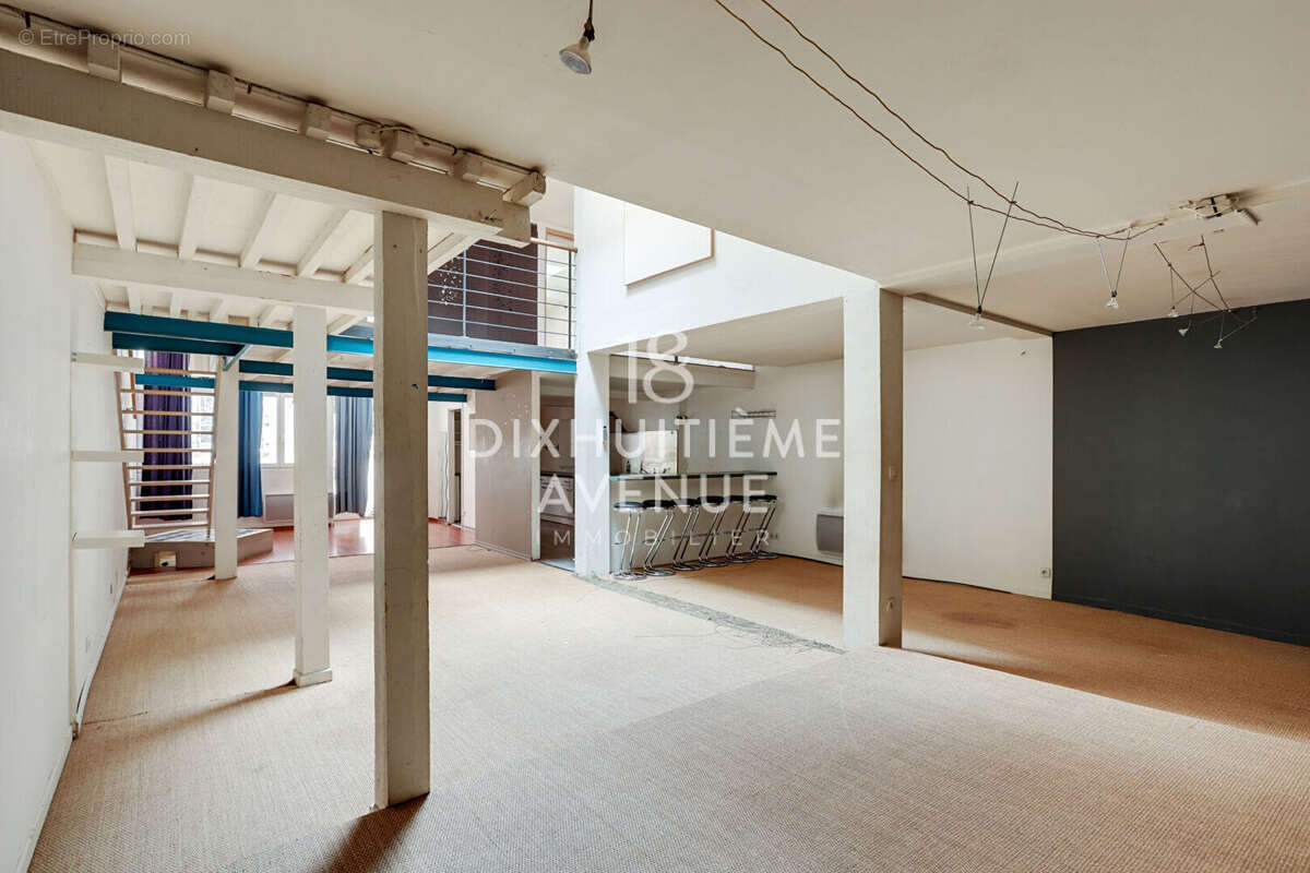 Appartement à PARIS-18E