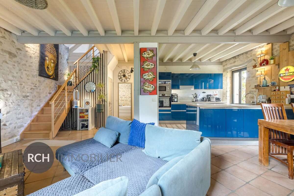 Maison à MEZY-SUR-SEINE
