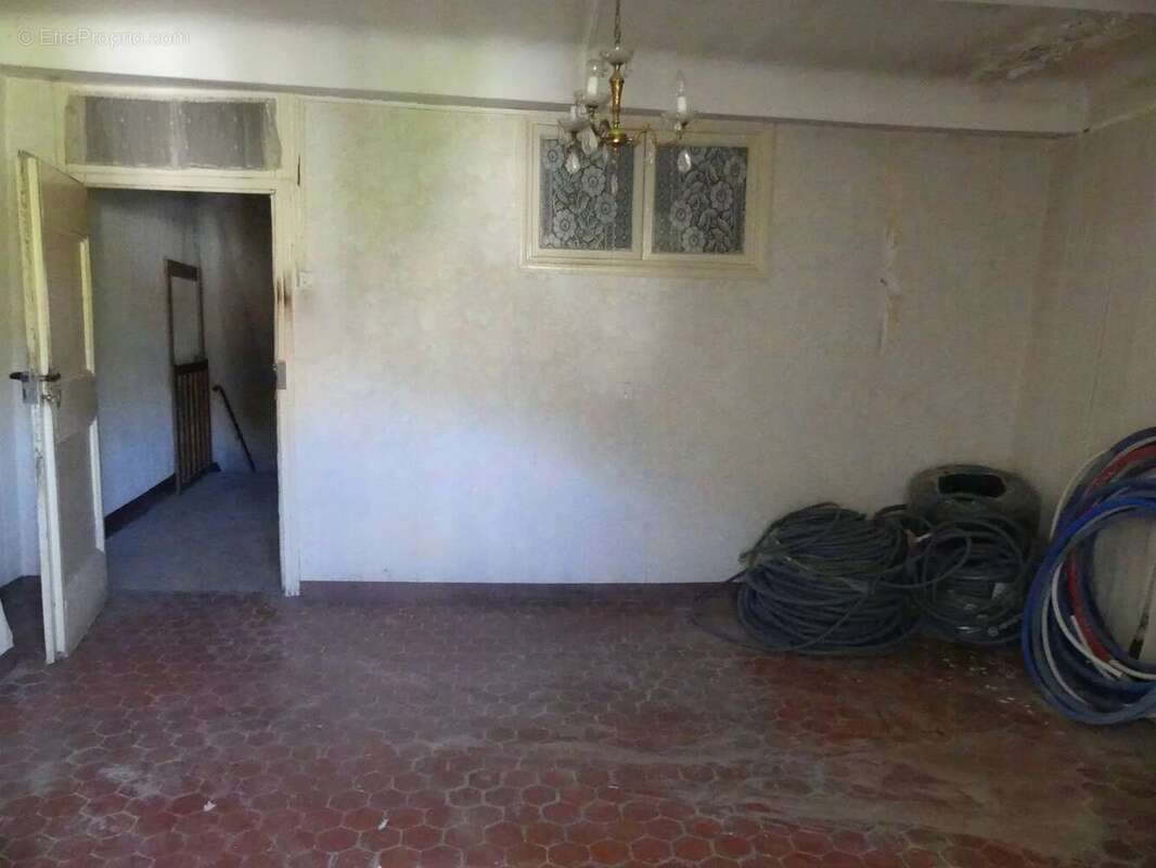 Maison à PUGET-THENIERS