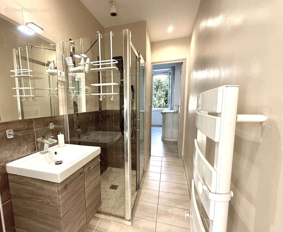 Appartement à MARSEILLE-6E