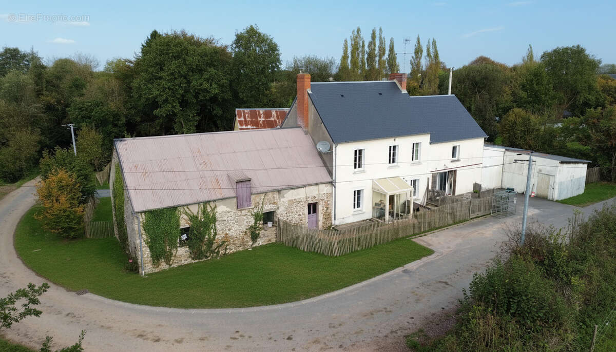 Maison à LA FEUILLIE