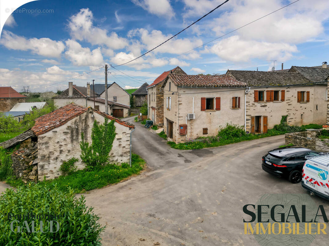 Maison à MIRANDOL-BOURGNOUNAC