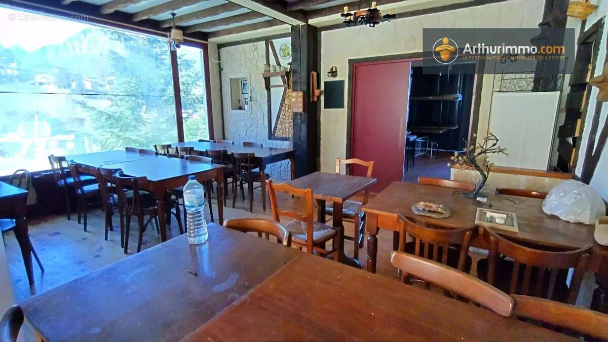 Commerce à MONTFERRIER