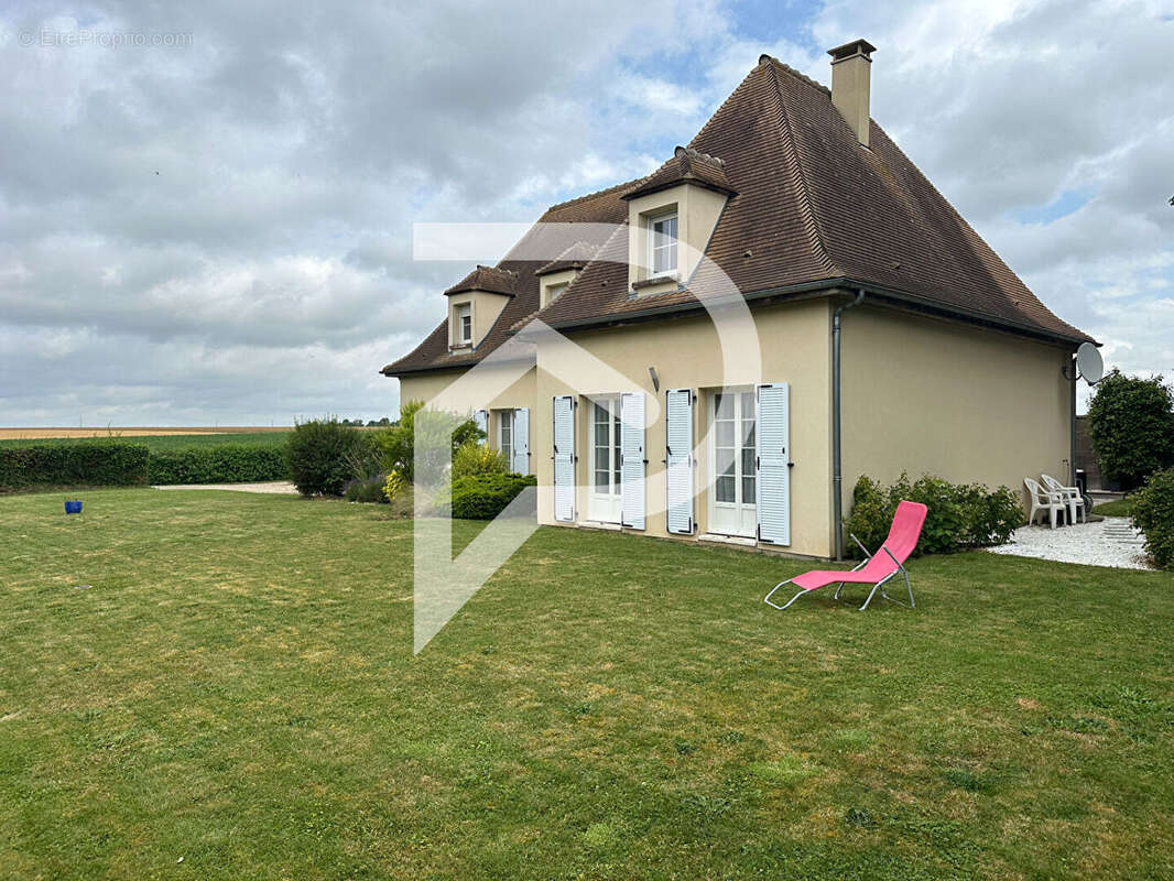 Maison à LE PLESSIS-HEBERT