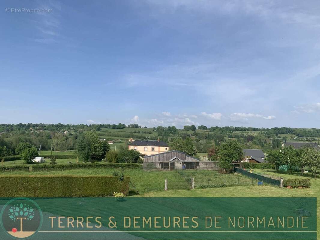 Maison à SAINT-PIERRE-DE-MAILLOC