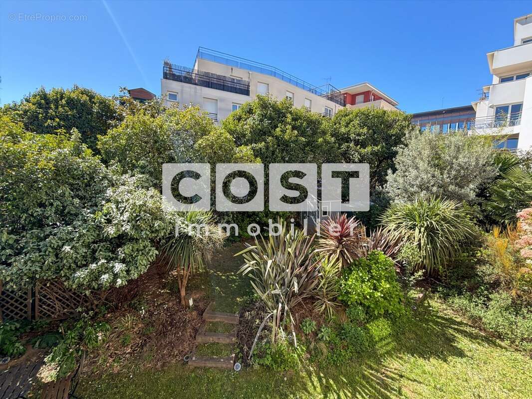 Appartement à ASNIERES-SUR-SEINE