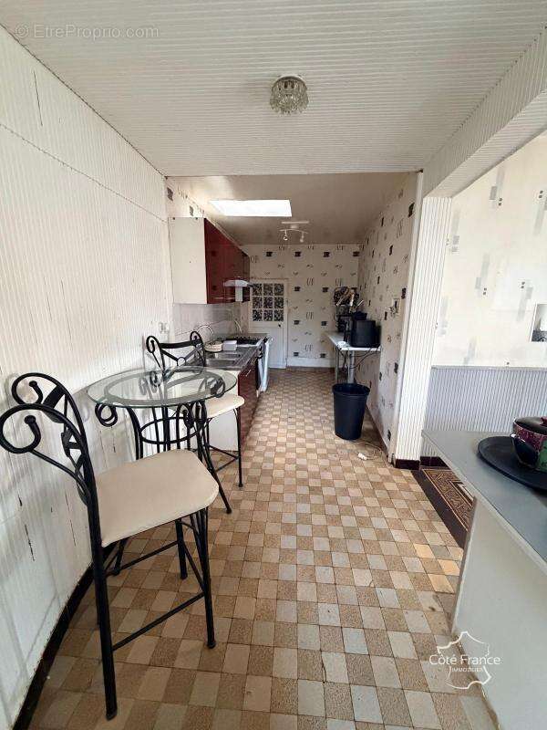 Maison à SAINS-RICHAUMONT