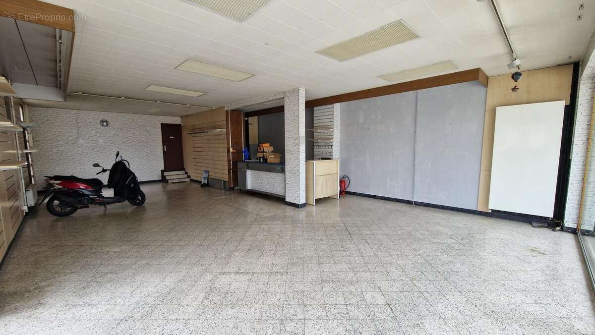 Commerce à NEUILLY-SUR-MARNE