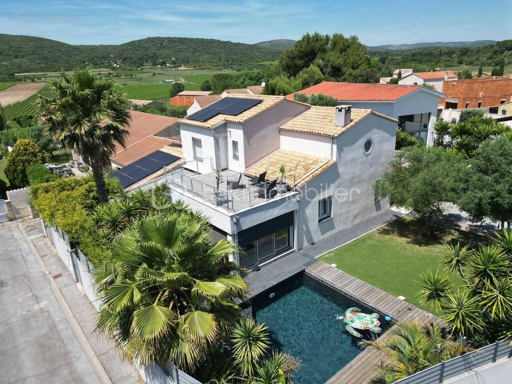 Maison à POUSSAN