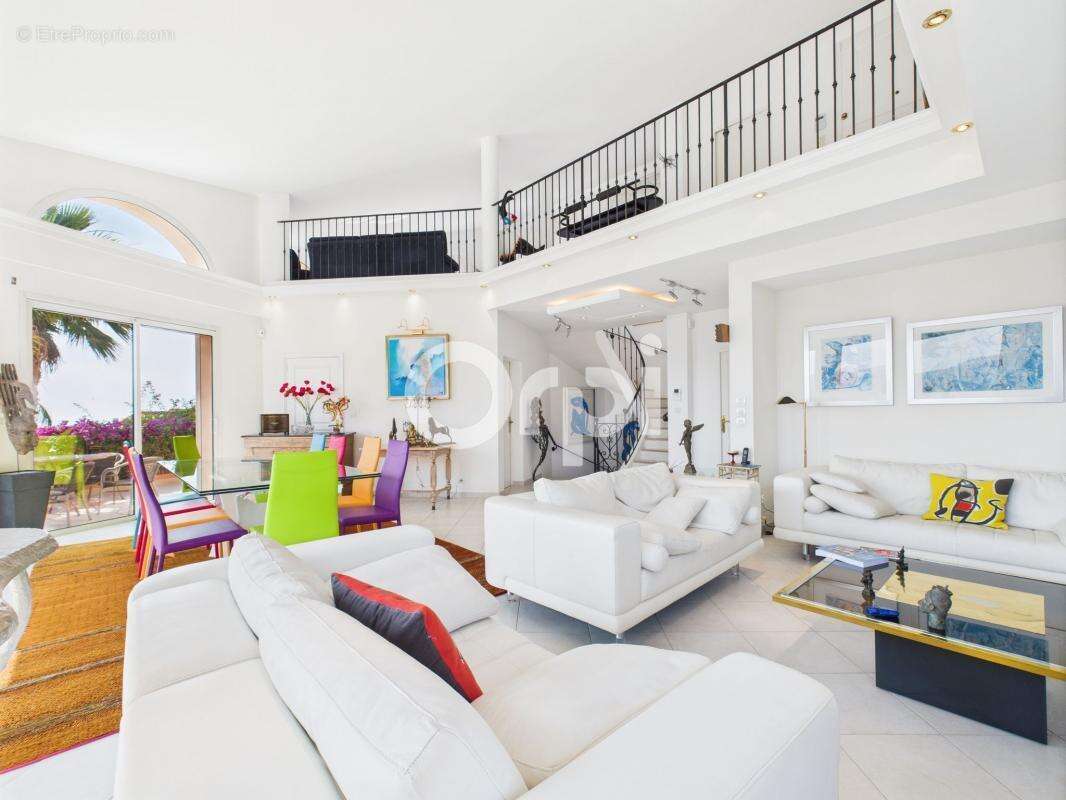 Maison à MANDELIEU-LA-NAPOULE