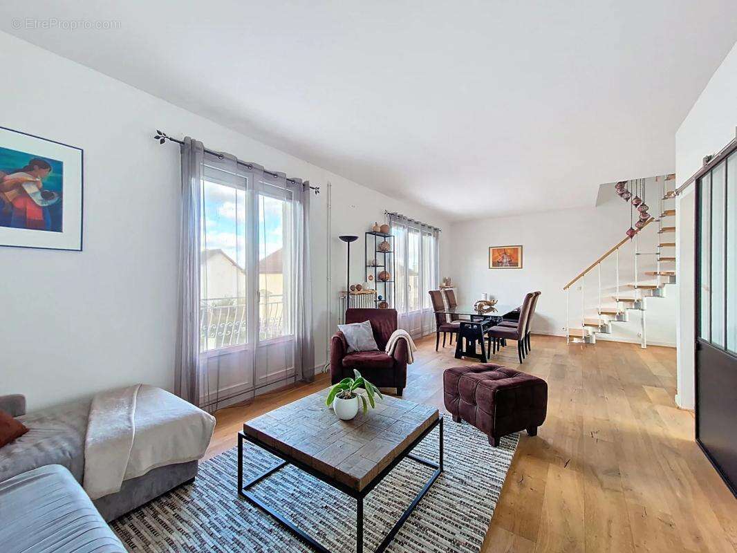 Maison à LES CLAYES-SOUS-BOIS