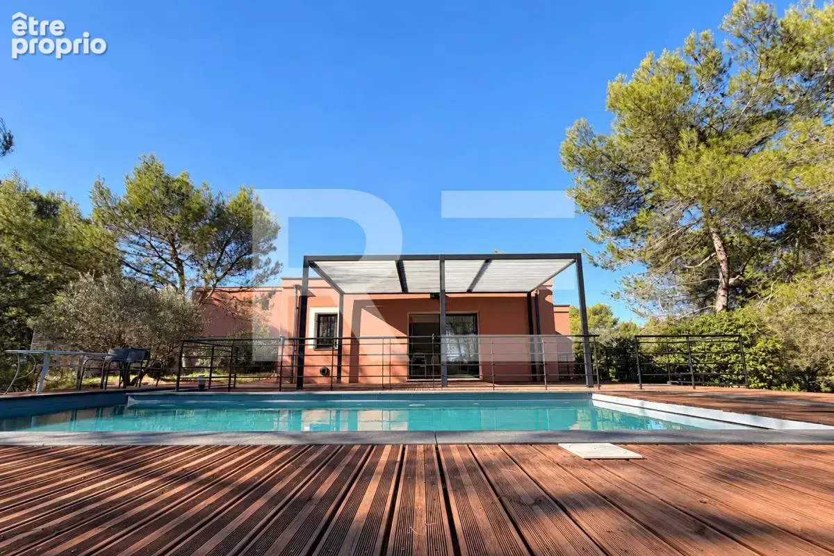 Maison 145 m² – 5 chambres, piscine, terrain de 3 858 m² - photo 1