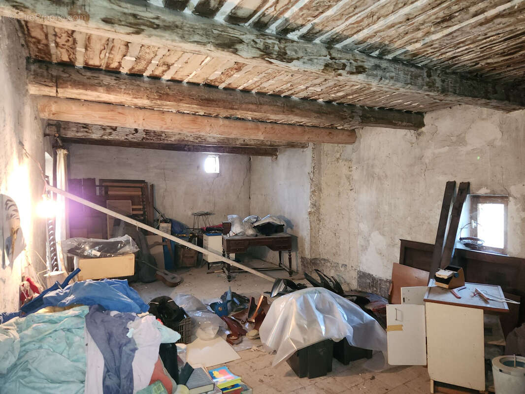 Maison à SAINTE-CECILE-LES-VIGNES