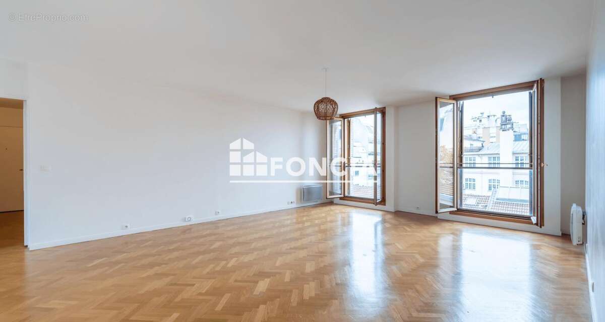 Appartement à PARIS-20E