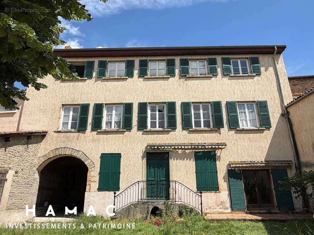 Appartement à GREZIEU-LA-VARENNE