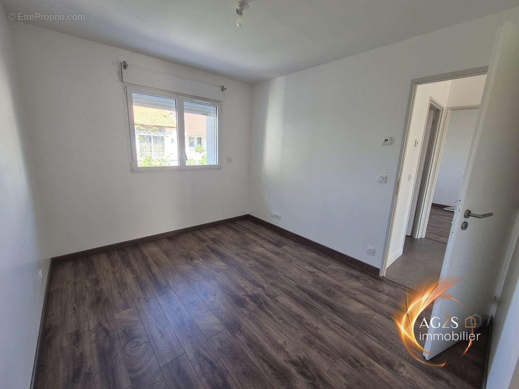 Appartement avec terrasse + 2 places parking privatives - petite résidence de 2021 sans charges - photo 9