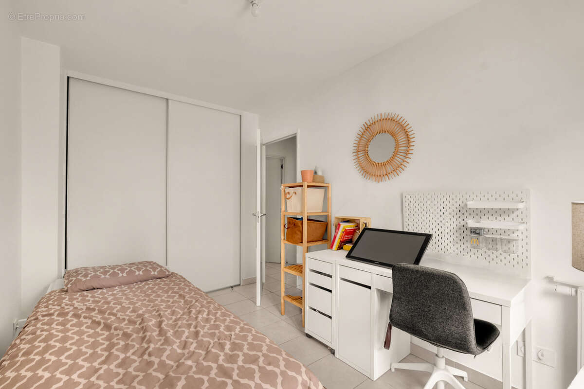 Appartement à BEAUZELLE