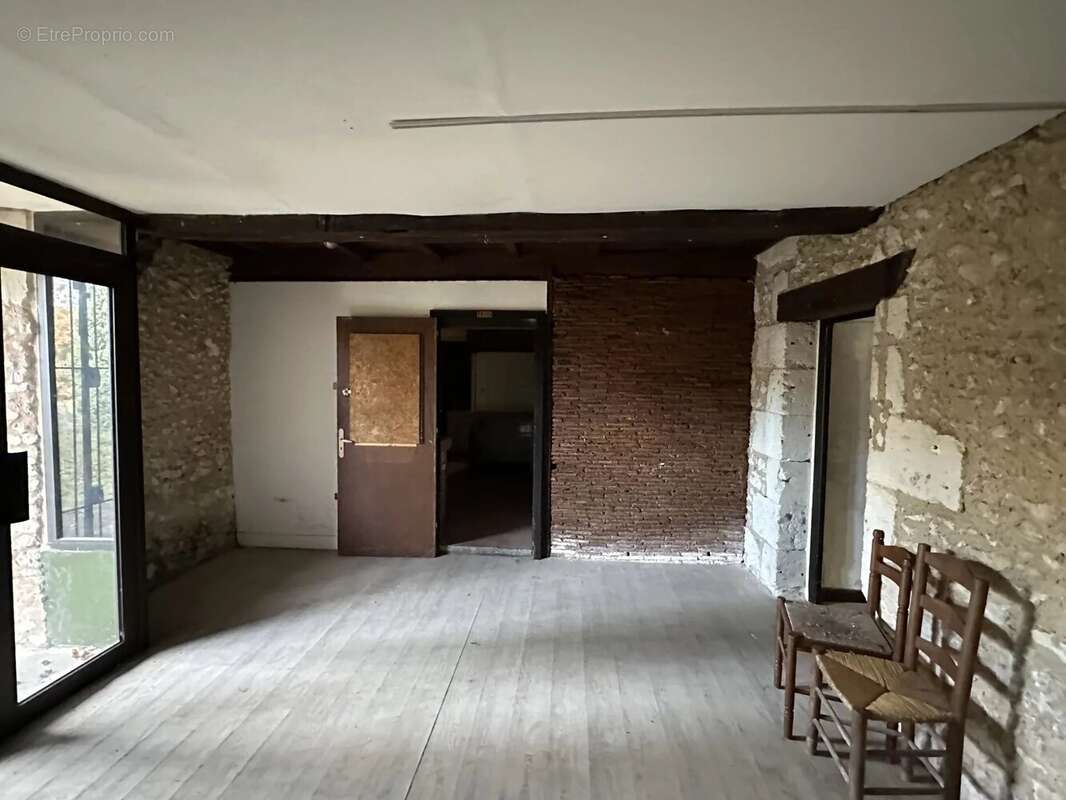 Ancien commerce à vendre, avec possibilités de faire des appartements - photo 8