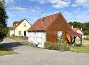 Maison à SAINT-JEAN-LES-DEUX-JUMEAUX