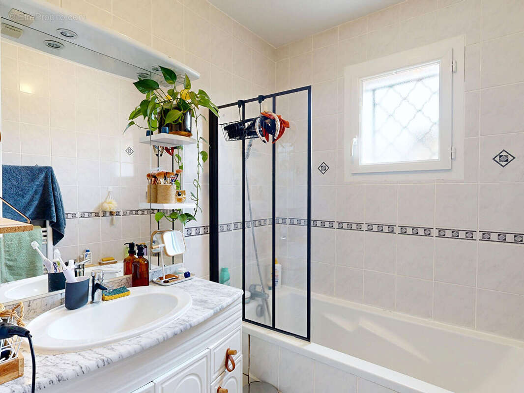 Maison à VILLENEUVE-SUR-ALLIER