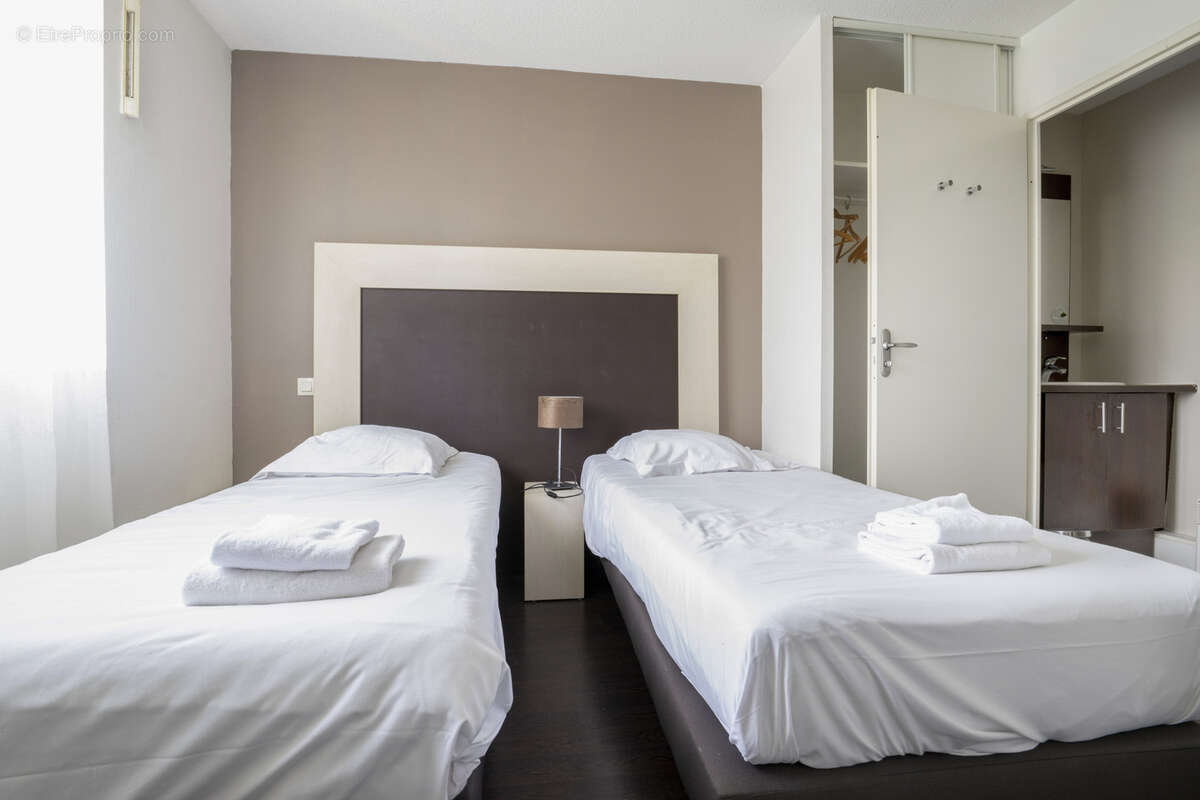 Appartement à SAINT-JEAN-D'ILLAC