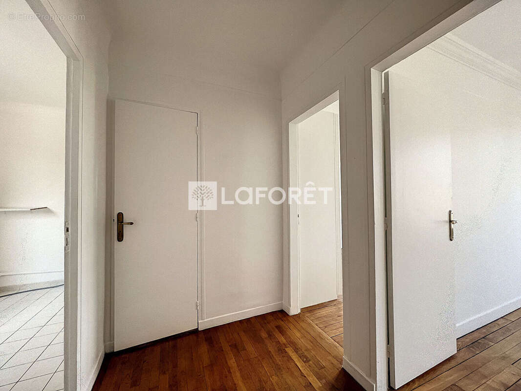 Appartement à COURBEVOIE