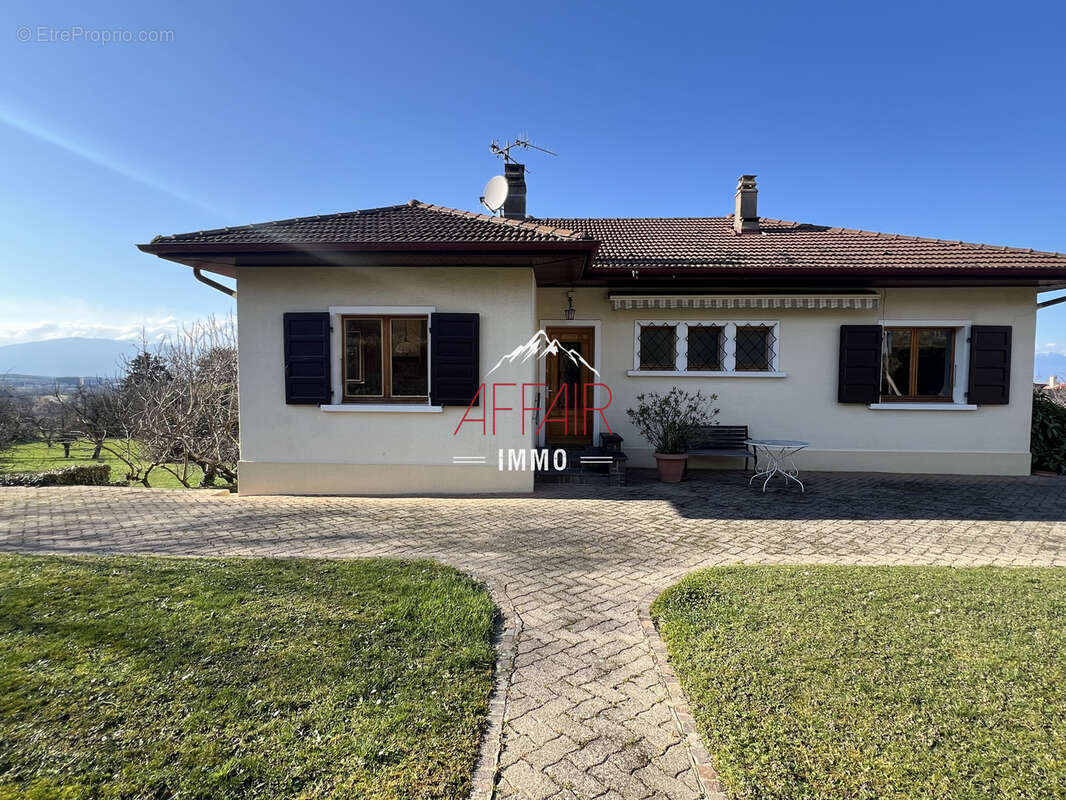 Maison à COLLONGES-SOUS-SALEVE
