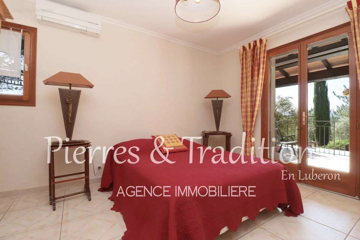 Maison à SAINT-SATURNIN-LES-APT