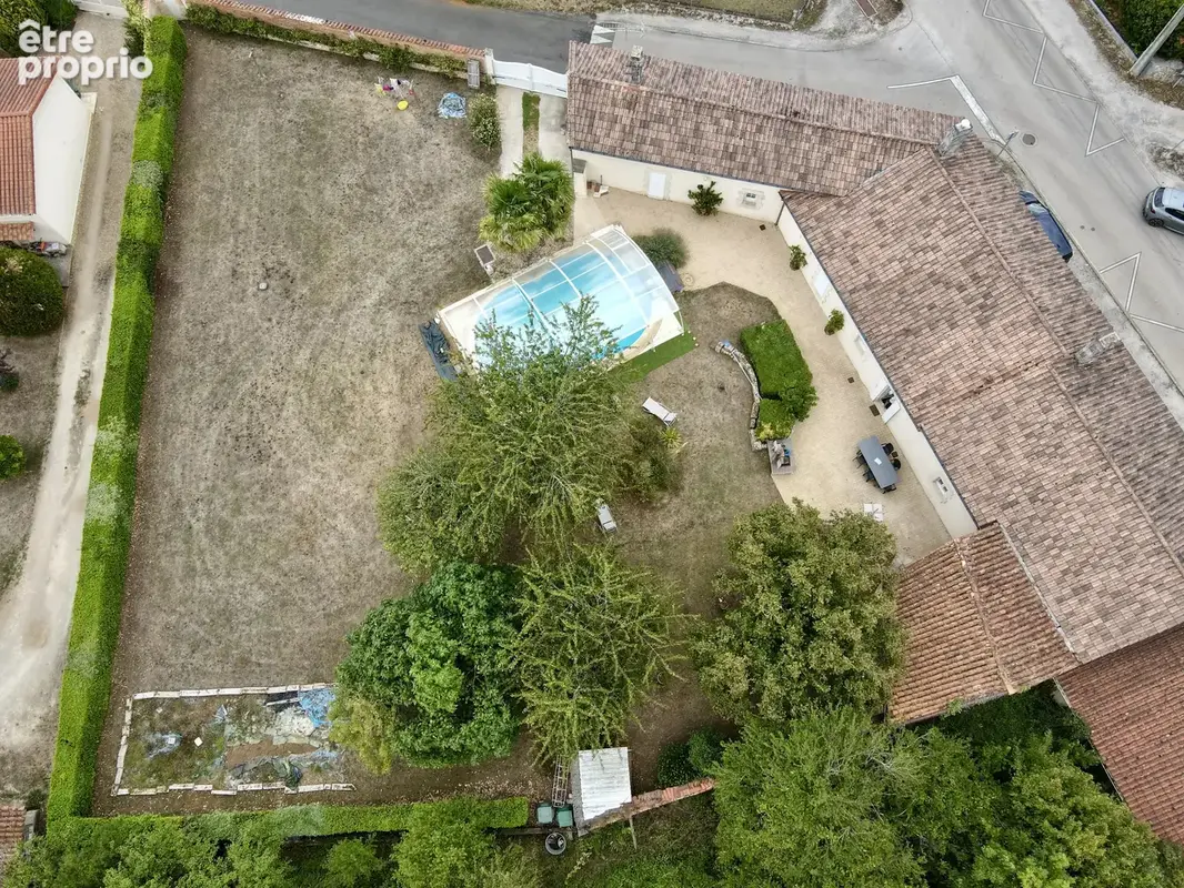Maison familiale de plain-pied avec piscine, grand garage et potentiel d'agrandissement - photo 19