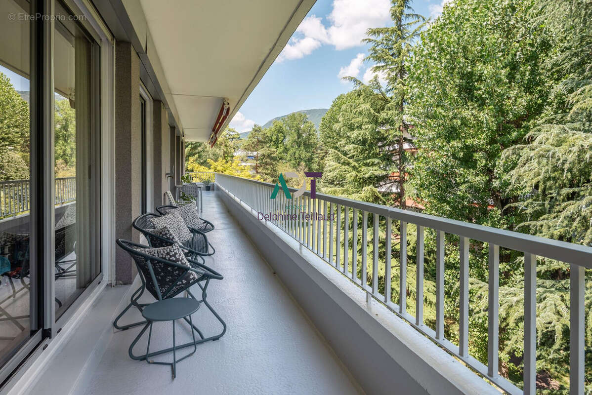 Appartement à MEYLAN