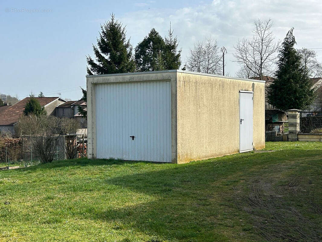 Maison à BLEURVILLE
