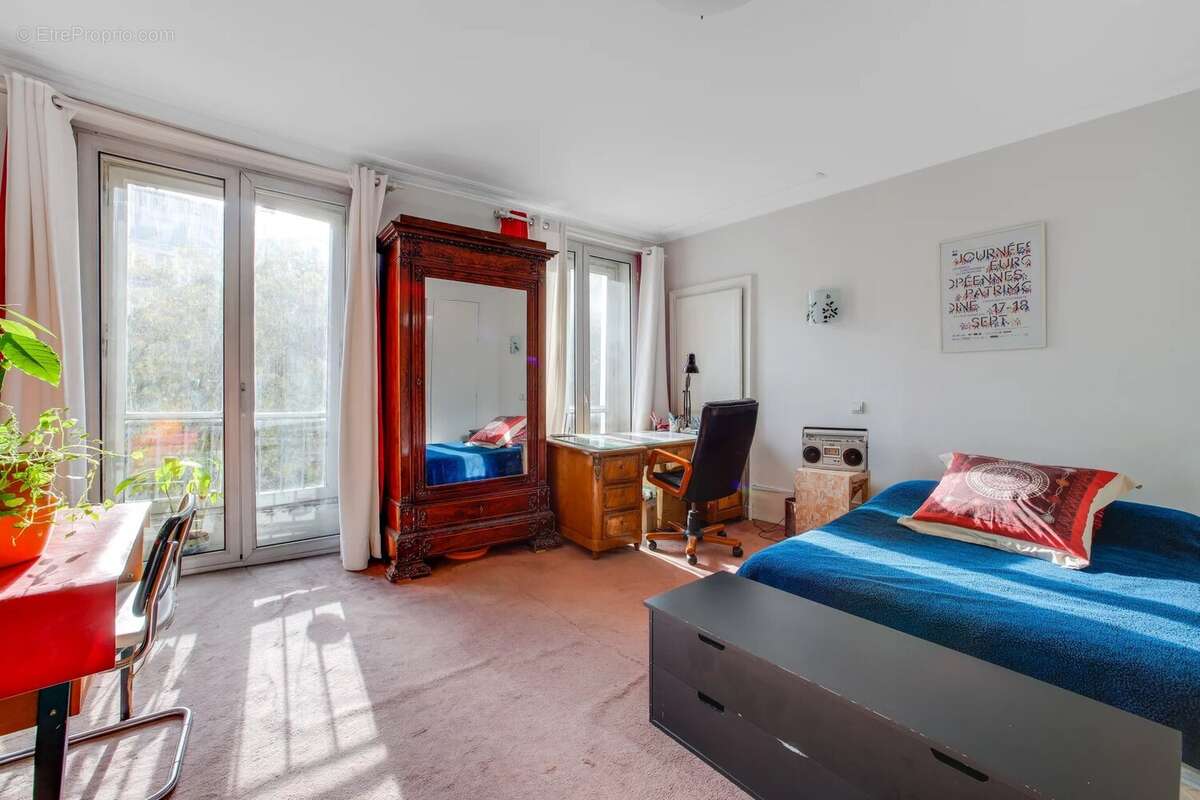 Appartement à PARIS-10E