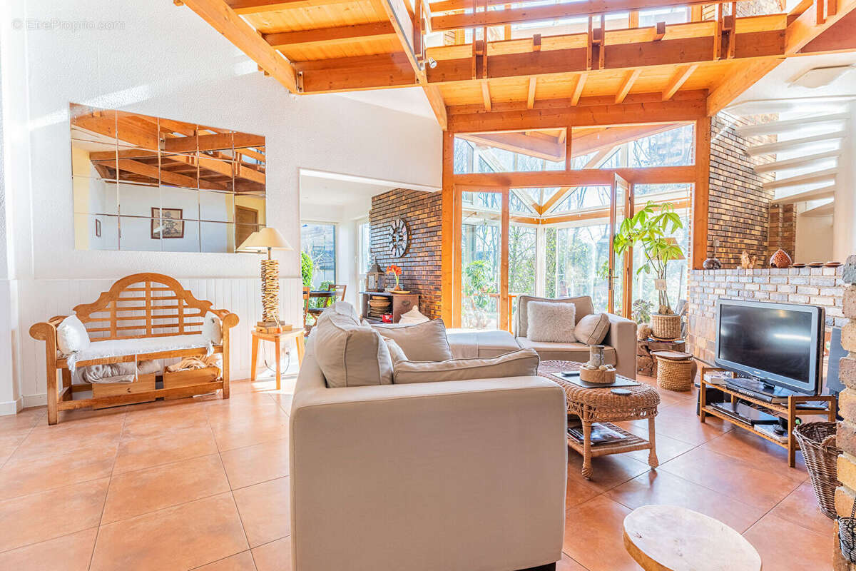 Maison à VERRIERES-LE-BUISSON