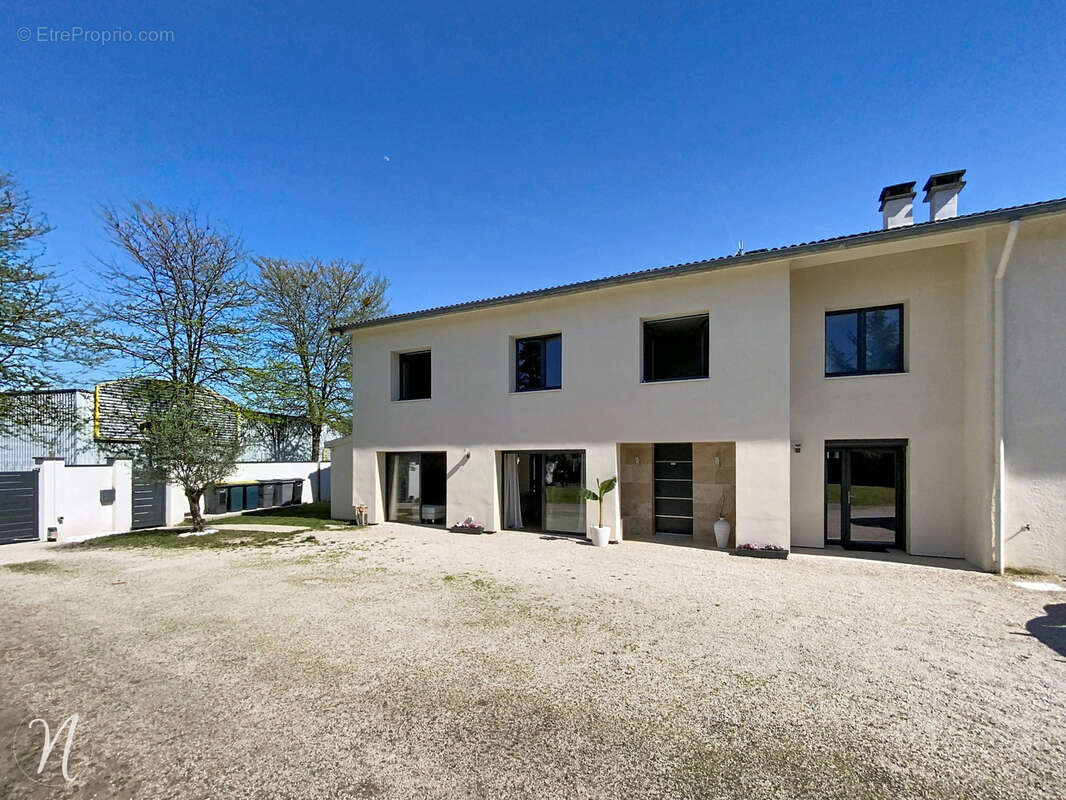 Maison à ROCHE-LA-MOLIERE