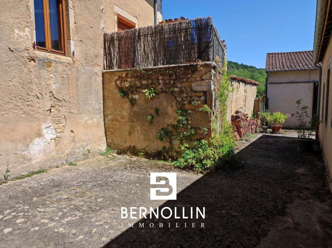 Maison à PRESSIAT