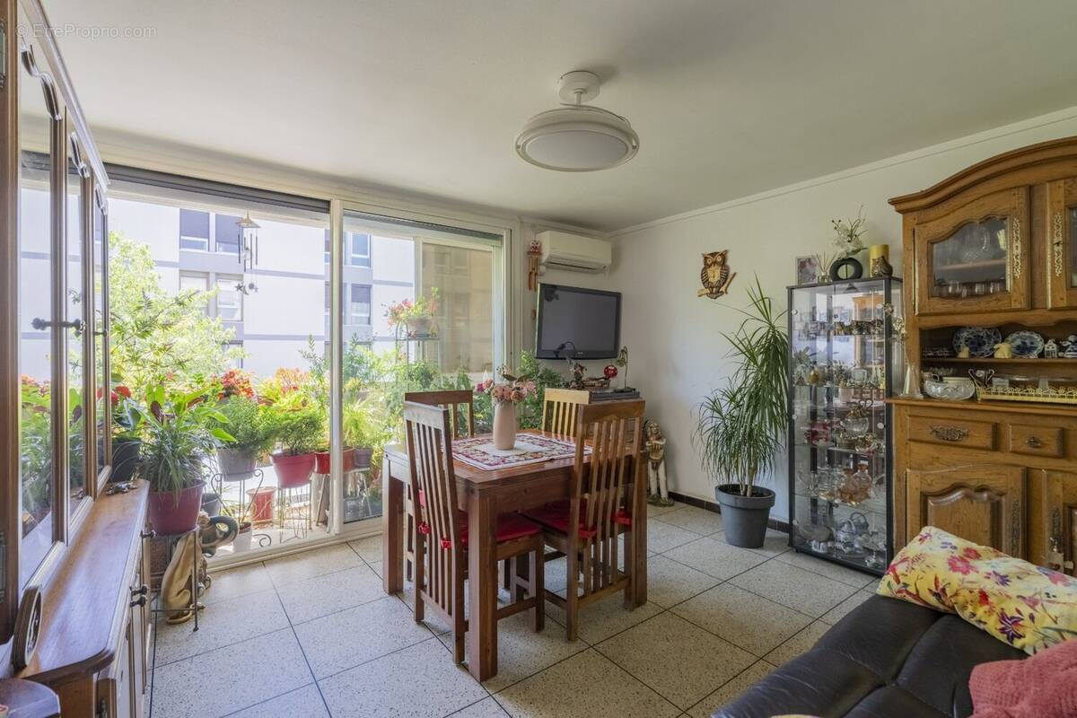 Appartement à MARSEILLE-12E