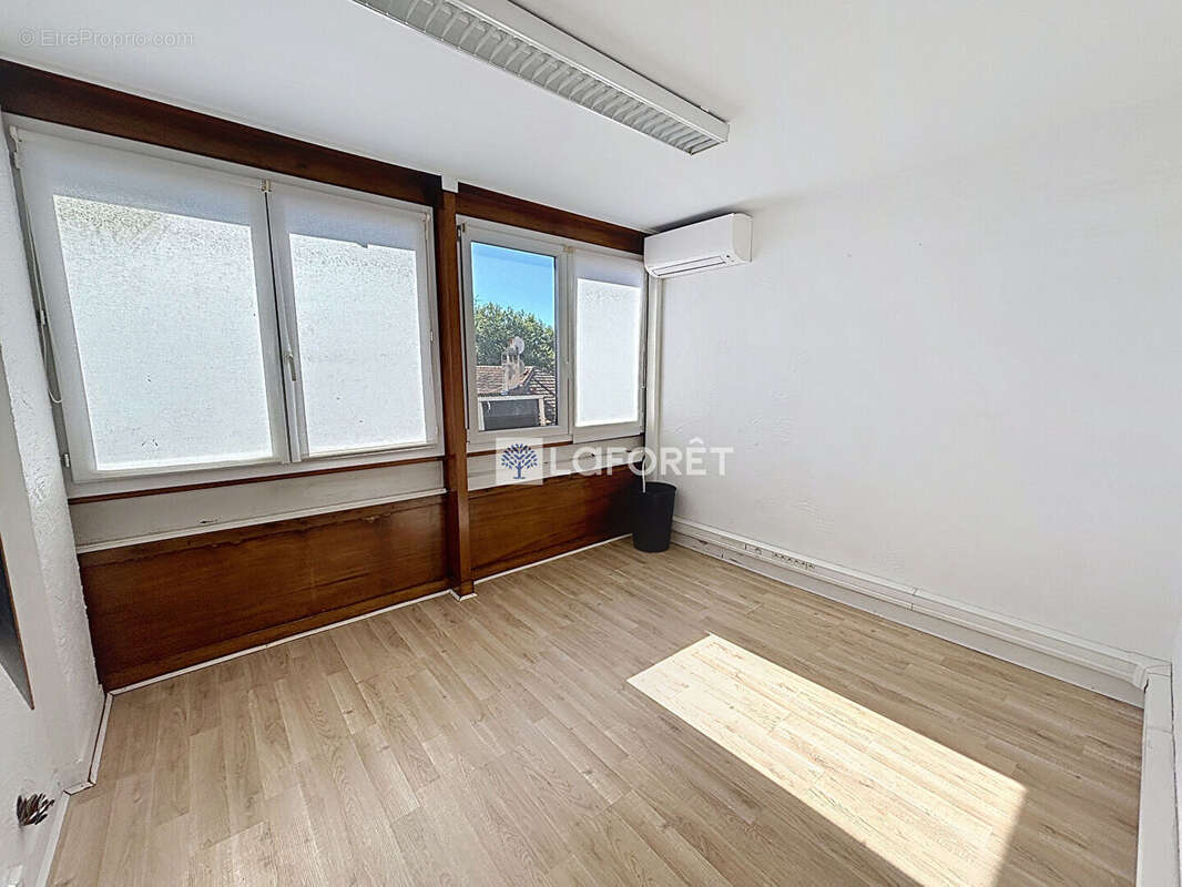 Bureaux Cagnes Sur Mer 38.58 m2 - photo 5