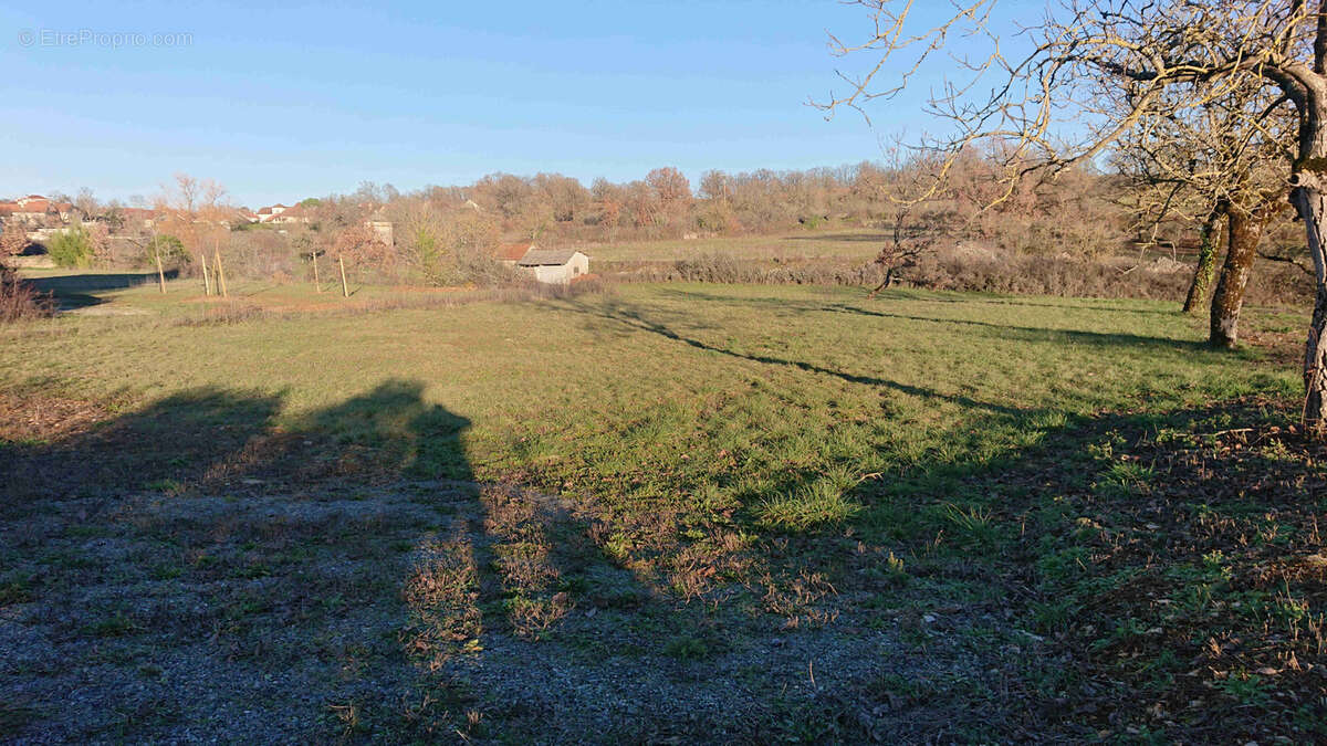 Terrain à VILLENEUVE
