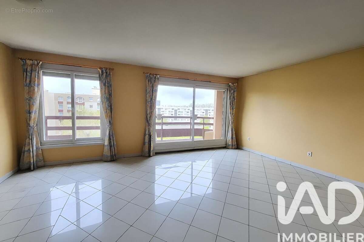 Photo 2 - Appartement à GENNEVILLIERS