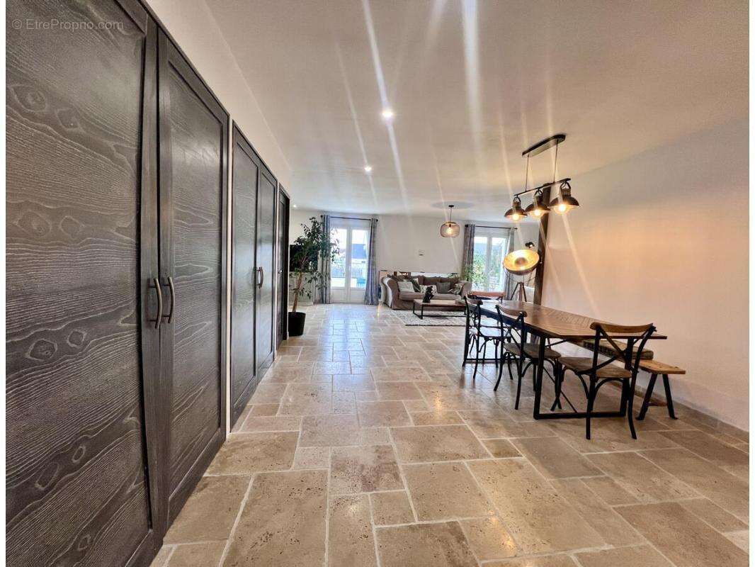 Maison à LA CHAPELLE-SAINT-MESMIN